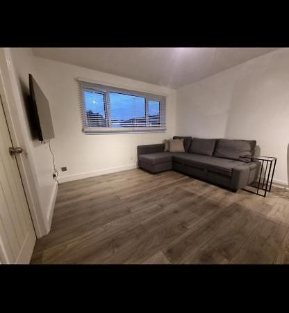 Modern 2 Bed Apartment & Free Parking كانتربيري المظهر الخارجي الصورة