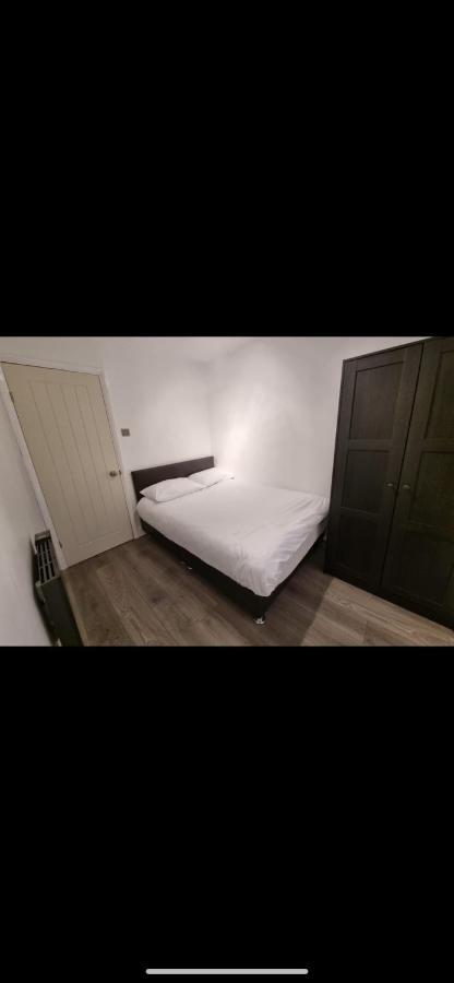 Modern 2 Bed Apartment & Free Parking كانتربيري المظهر الخارجي الصورة