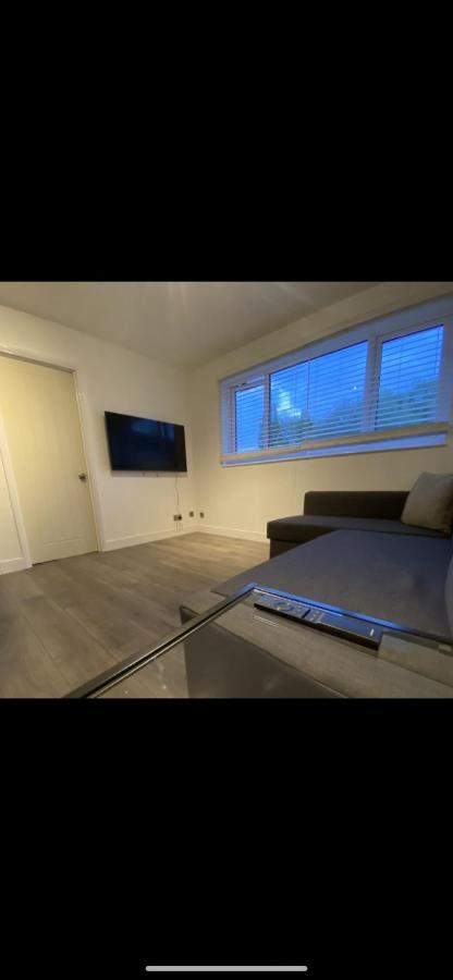 Modern 2 Bed Apartment & Free Parking كانتربيري المظهر الخارجي الصورة
